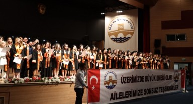 Fen Fakültesi birincisi Kosovalı Şari