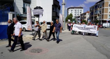 Yunanistan Konsolosluğu'na siyah çelenk