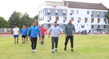 Atlı'nın gözü altın kemerde