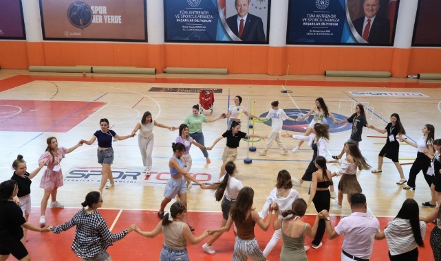 Balkan öğrencilerden fen ve teknoloji deneyleri