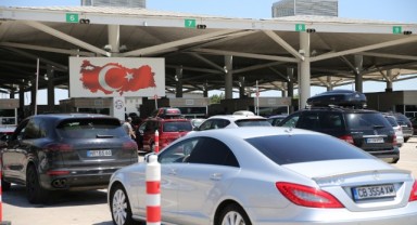 Kapıkule'de gurbetçi yoğunluğu yaşanıyor