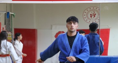 Şampiyonaya Türk sporcu damgası