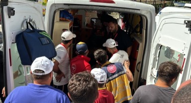 Sıcak havaya dayanamayan pehlivan güreşirken bayıldı