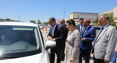 Sırakaya, Kapıkule'de gurbetçilerle bir araya geldi