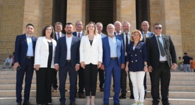 Yeni başkan ve ekibi Anıtkabir’de