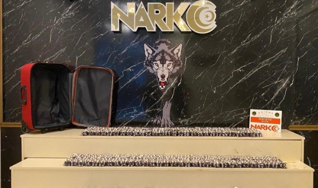 9 bin 828 sentetik ecza hapı ele geçirildi