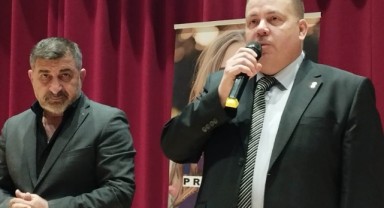 Emektar kuaför ve berberlere plaket