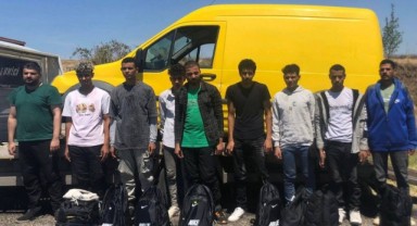 Göçmenlerle 2 göçmen kaçakçısı yakalandı