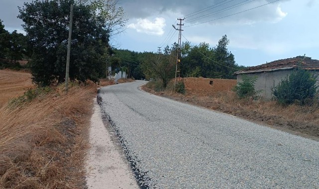 Köy yollarına sıcak asfalt