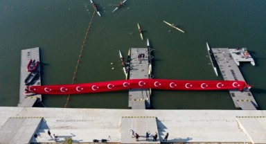 Millilerden Meriç Nehri'nde zafer kutlaması