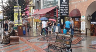 Yağmur hem sevindirdi hem serinletti