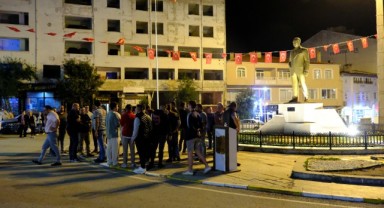 Atatürk heykeline saldırı