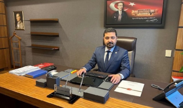 ‘Başarısızlıklarını unutturmaya çalışıyor’