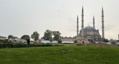 Edirne'de sağanak etkili oluyor