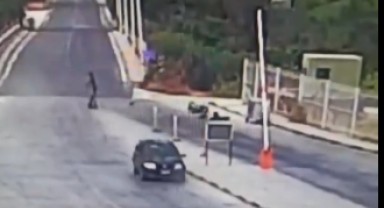 Gümrük kapısını birbirine kattı