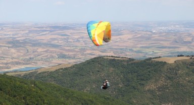 Kemençeli yamaç paraşütü
