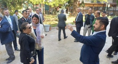 Poz başkandan, çekim vekilden