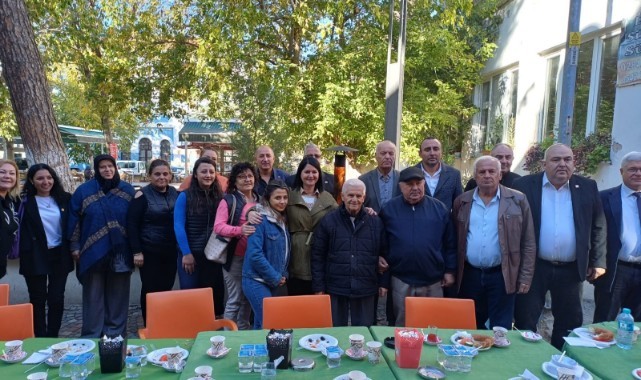Başkan Akın Kaleiçi’nde vatandaşlarla buluştu