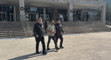 Demir yoluna araç bırakan sürücüye tutuklama