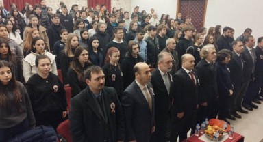‘Felsefe bilgiden öteye geçemiyor’