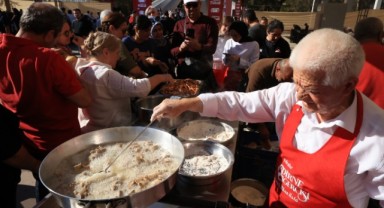 Festivalde meşhur tava ciğer kuyruğu