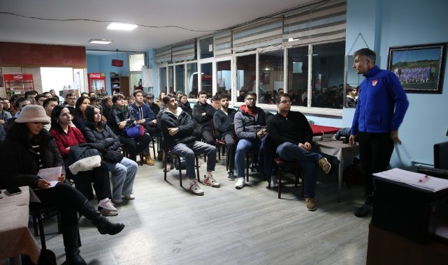 Hakem Yankaya hakem adaylarıyla bir arada