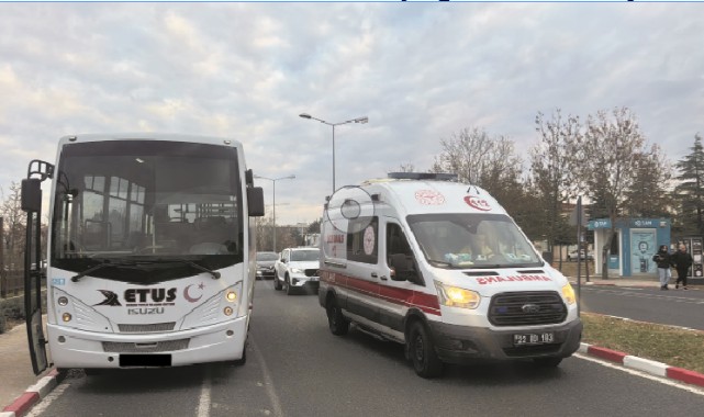 Minibüs ve otomobilin karıştığı kazada 1 yaralı