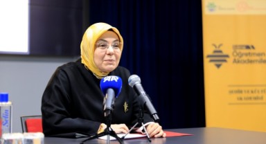 Ökten Edirne'de öğretmenlere seslendi