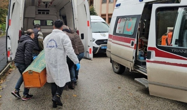 Parkta bir kadın ölü bulundu