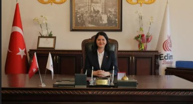 ‘Yüzlerce kadın gibi ben de bir Başöğretmen’in eseriyim’