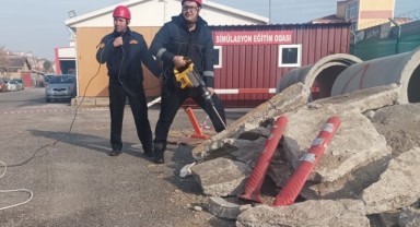 İtfaiyecilere arama kurtarma eğitimi