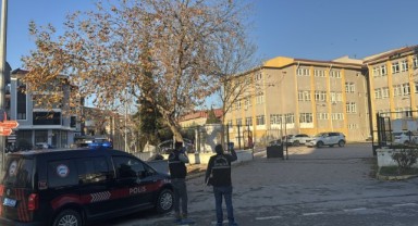 Lise öğrencisini bıçaklayan 2 zanlıya ev hapsi