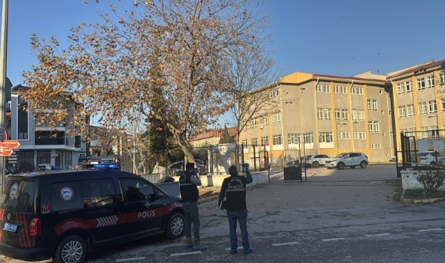 Lise öğrencisini bıçaklayan 2 zanlıya ev hapsi