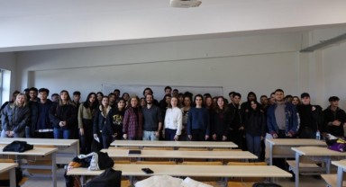 Mezun olduğu okulda söyleşiye katıldı