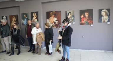Öğrencilerin resimleri sanat severlerle buluştu