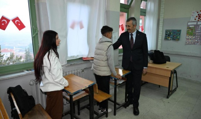 Sezer’den Mimar Sinan Ortaokulu'na ziyaret