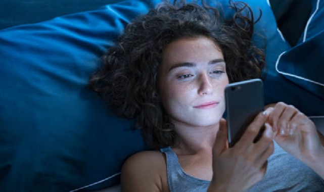 Telefonlar uyku sağlığını olumsuz etkiliyor