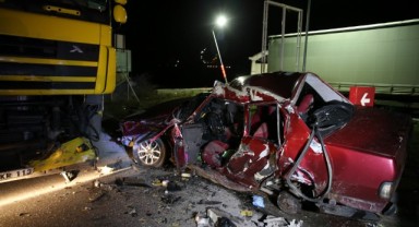 Tırla çarpışan otomobilin sürücüsü öldü