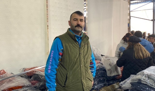 Ulus pazarında işler ayna