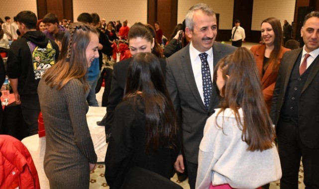 Vali koruma altındaki çocuklarla buluştu