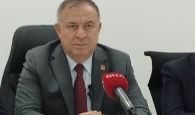 Zeybek partide gazetecilerle buluştu