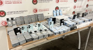1526 kaçak cep telefonu ele geçirildi