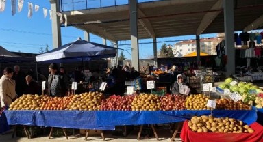 Cumartesi Pazarında Fiyatlar Yükselmedi