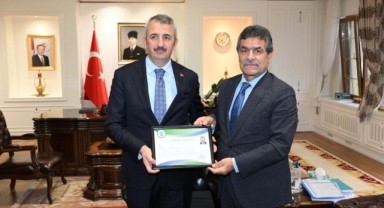 Emekli olan Altun'a başarı belgesi