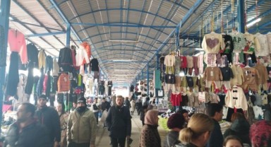 Ulus pazarı Noel’e takıldı