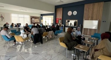 ÜNİDES’ten 5 öğrenci topluluğu destek kazandı