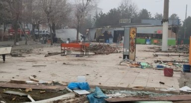 Zübeyde hanım parkı boşaltılıyor