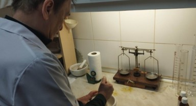 50 yıldır ilaç yapıyor