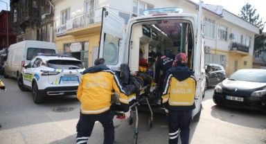 Motosiklet ve otomobil çarpıştı iki yaralı