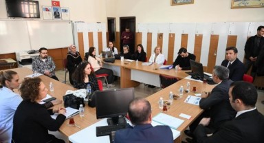 Vali Sezer’den İstiklal Ortaokulu’na Ziyaret